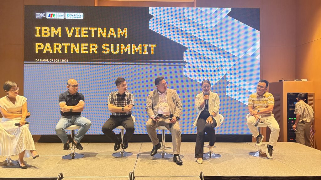 KST cũng có những trao đổi thiết thực trong sự kiện IBM Summit liên quan đến chương trình IBM Future Proof